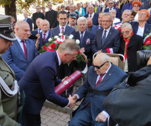 Wręczenie nominacji generalskiej płk. Zdzisławowi Baszakowi w Tarnowie