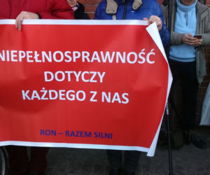 Rodzice niepełnosprawnych od urodzenia protestowali w Toruniu