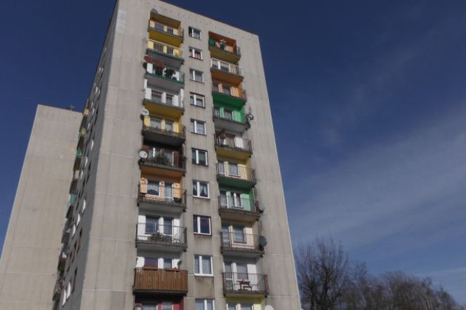 Desperatka chciała skoczyć z wieżowca