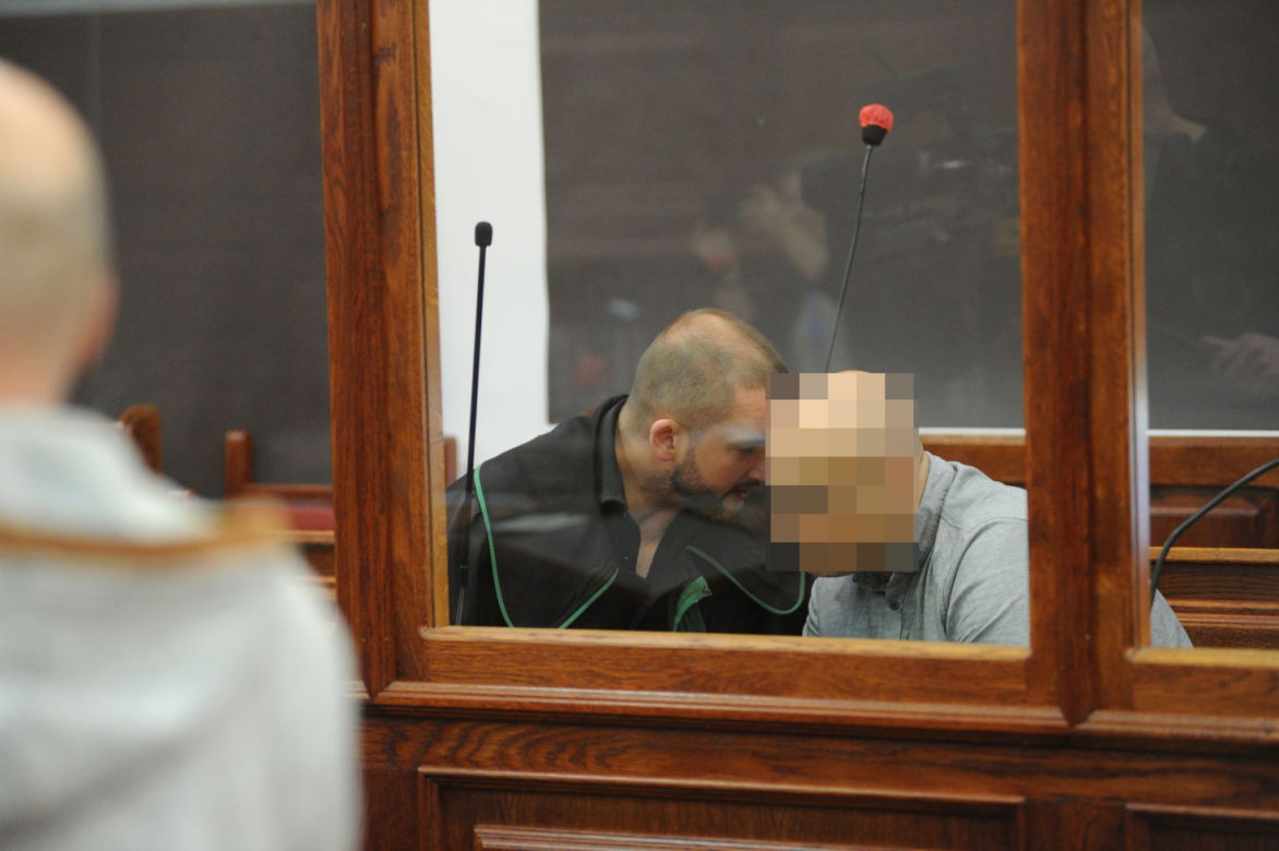 Mieli zlecić zabójstwo policjanta? Obaj stanęli przed sądem w Koszalinie. Co im grozi?