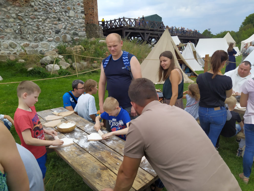 Fotorelacja z 19. Turnieju Rycerskiego na Zamku w Liwie i z podpisania listu intencyjnego w sprawie nowej wystawy