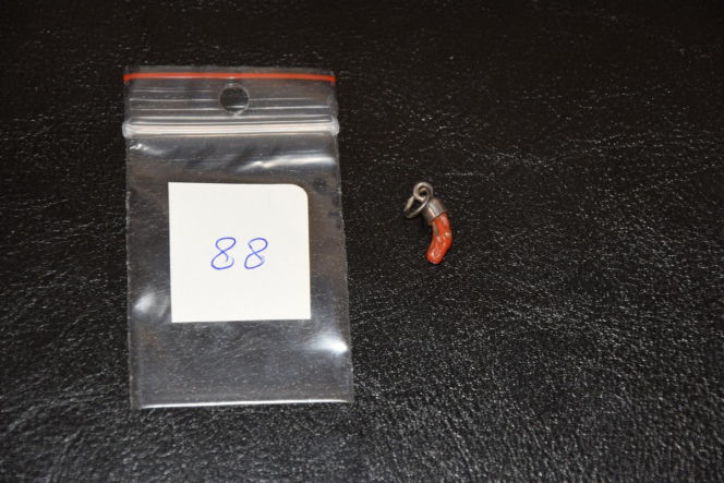 Rozpoznajesz te błyskotki? Policja poszukuje właścicieli bizuterii i kosztowności