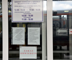 Protest przed szpitalem w Łomzy - NIE dla szpitala zakaźnego