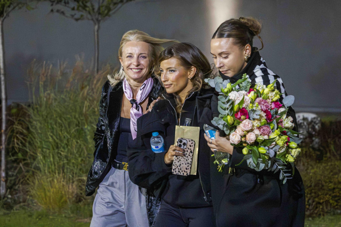 Mama Julii Wieniawy za rękę z 33-latkiem