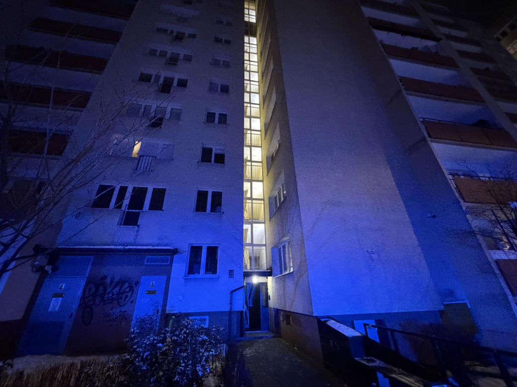 Sąsiedzi zaalarmowali służby. W mieszkaniu znaleziono ciało 7-miesięcznego dziecka. Co tam się stało?!