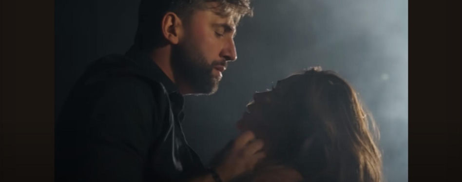 Maserak w bardzo sugestywnych scenach z kontrowersyjną celebrytką! Jego ukochana to WIDZIAŁA?
