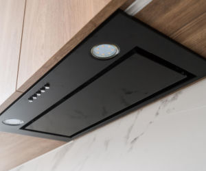 Ceny okapów kuchennych grudzień 2025. Od budżetowych opcji, po nowoczesne modele z jonizacją