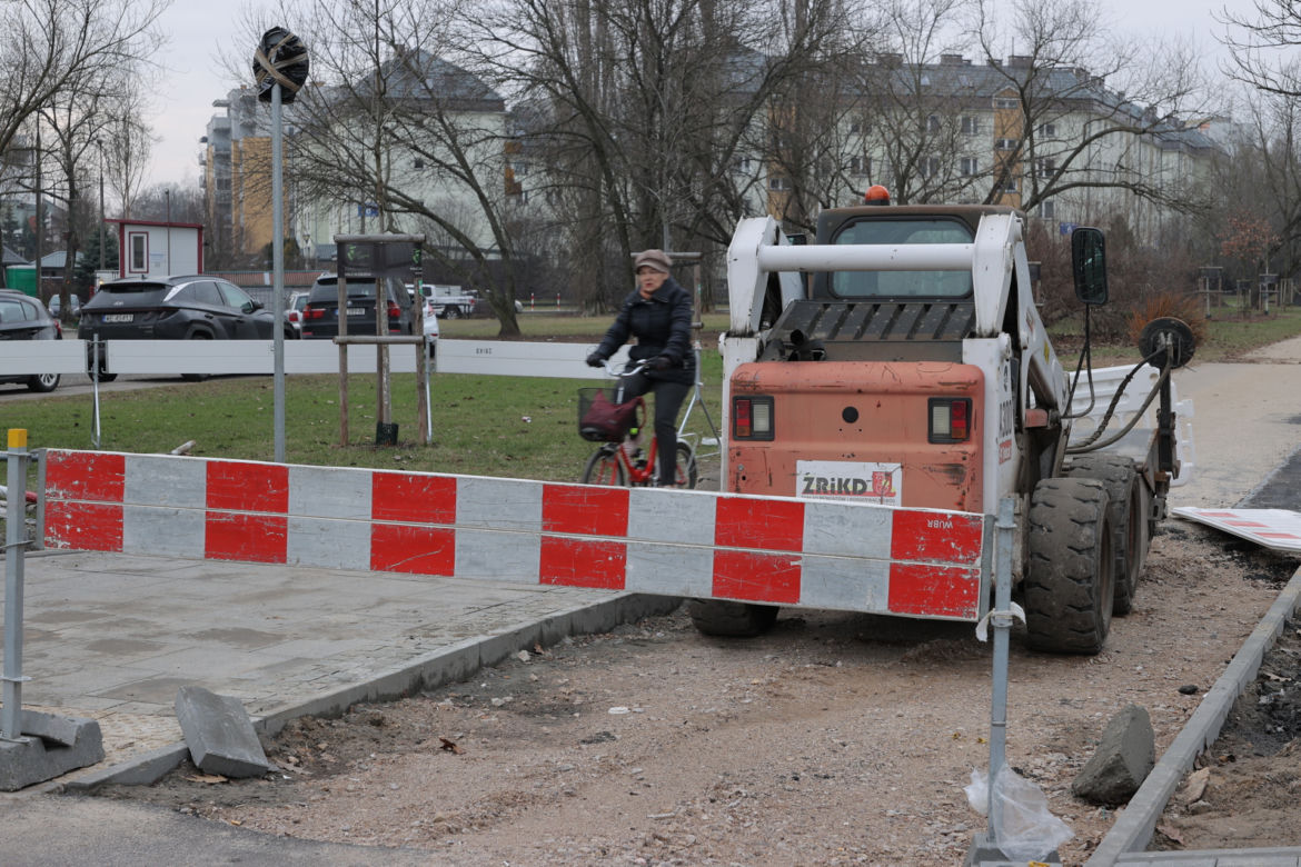 Przebudowa ulicy Sokratesa ciągnie się jak krew z nosa. Mieszkańcy są wściekli 