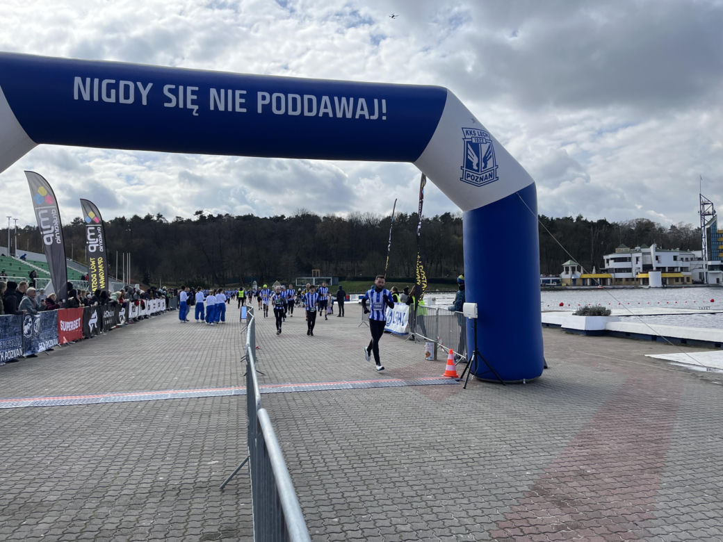 Kibolska Dycha 2024. Wyjątkowy bieg kibiców Lecha Poznań