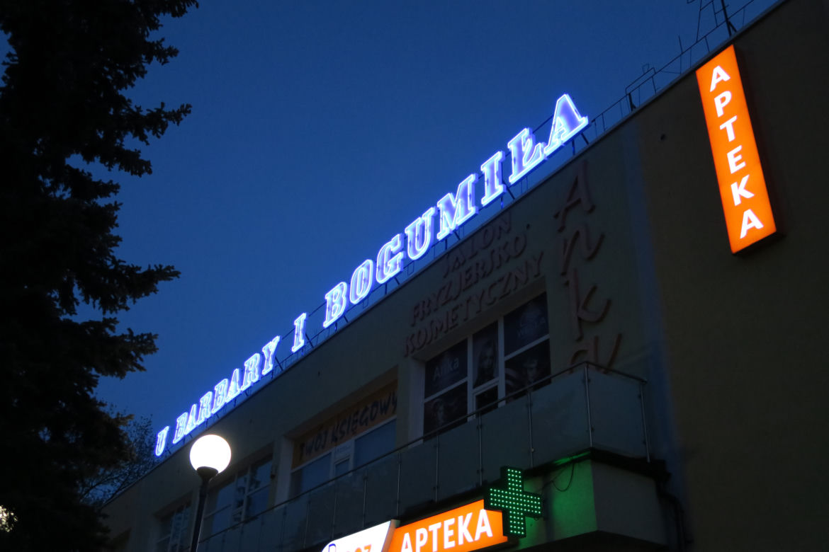 Historyczny neon znów rozświetla ulice Kalisza