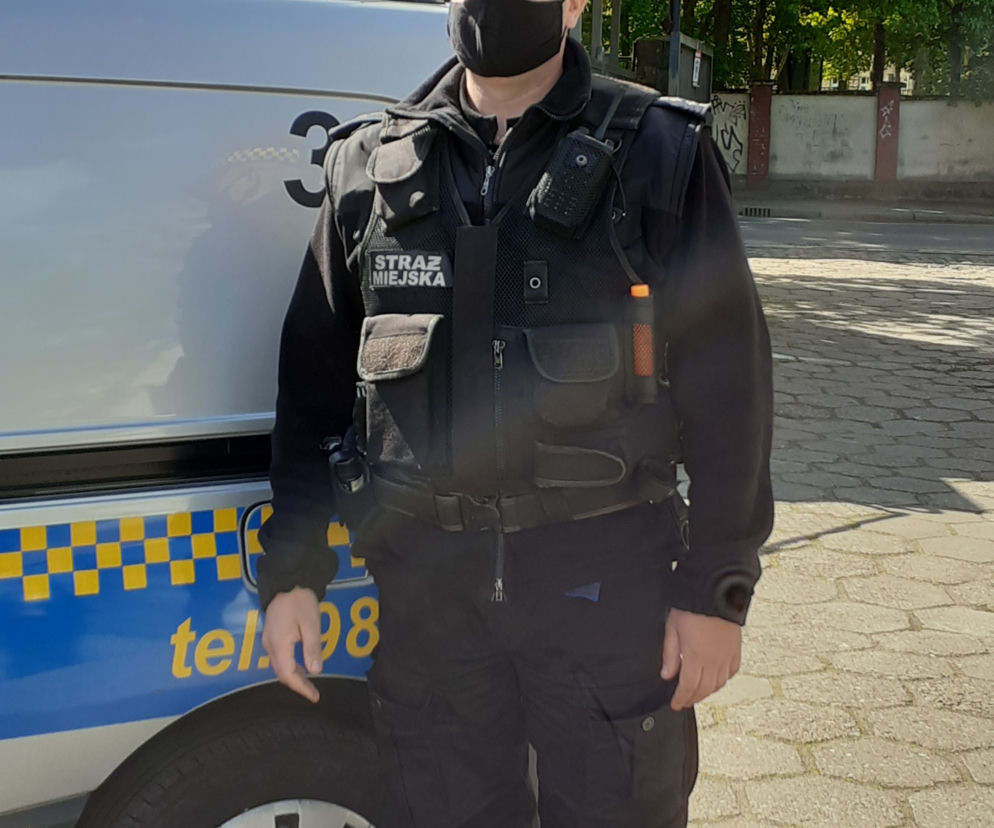 Strażnik w masce