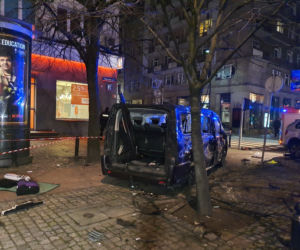 Zderzenie BMW z taksówką na Marszałkowskiej