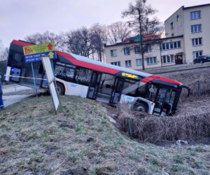 Wypadek autobusu w Czechowicach-Dziedzicach [ZDJĘCIA]