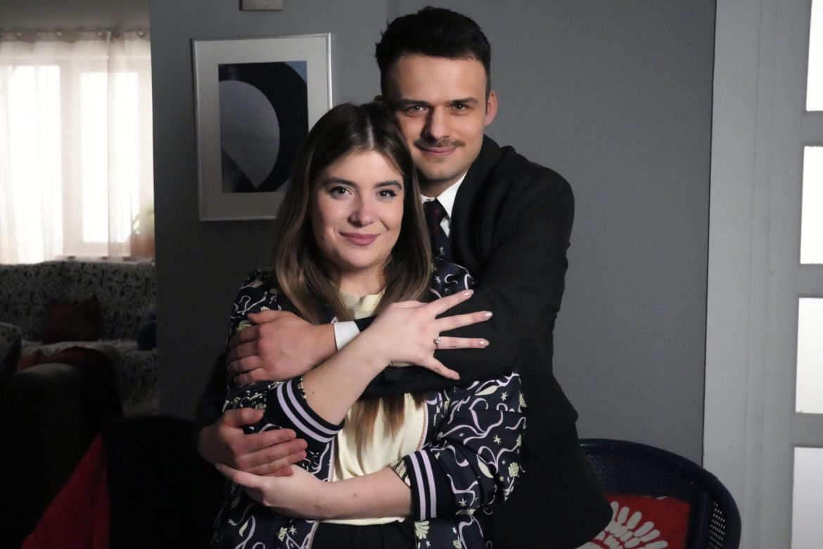 Barwy szczęścia, odcinek 3414: Agata (Natalia Zambrzycka), Ignacy (Olaf Staszkiewicz)