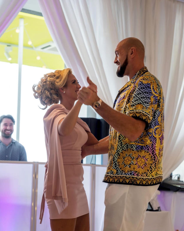To ona wspiera Tysona Fury'ego. Oto jego żona, Paris Fury
