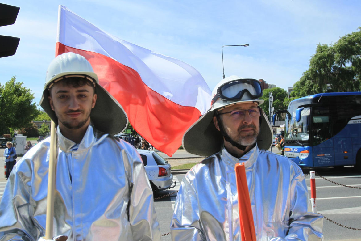Warszawa pielęgnuje tradycję hutniczą. Kolorowa parada przeszła ulicami miasta