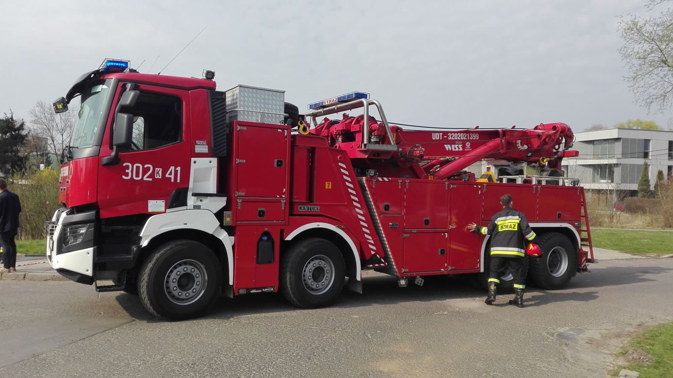 Kraków: Autobus zjechał z drogi i wpadł do rowu!