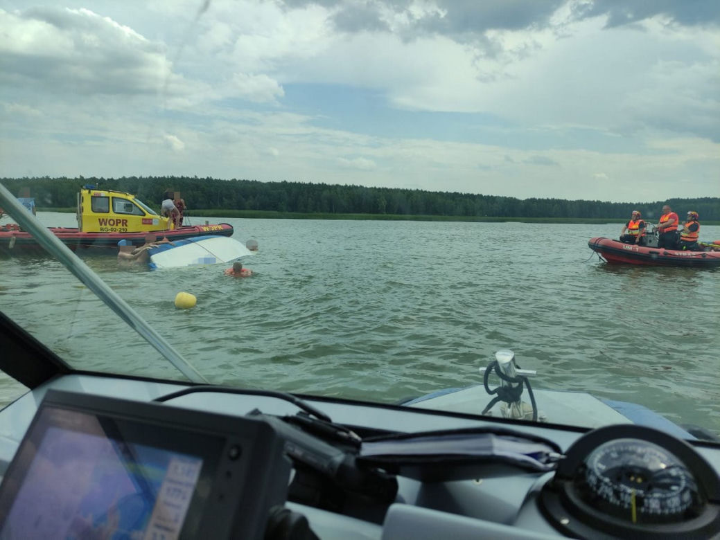 Wichura przewróciła ośmioosobowy jacht! Drmat na Zalewie Koronowskim