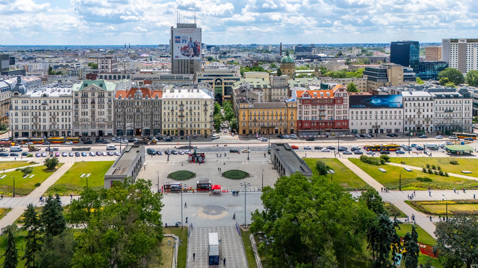 Południowa pierzeja Alej Jerozolimskich w centrum Warszawy