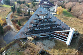 Opuszczone sanatorium na południu Polski. Czas się tutaj zatrzymał. Zobaczcie