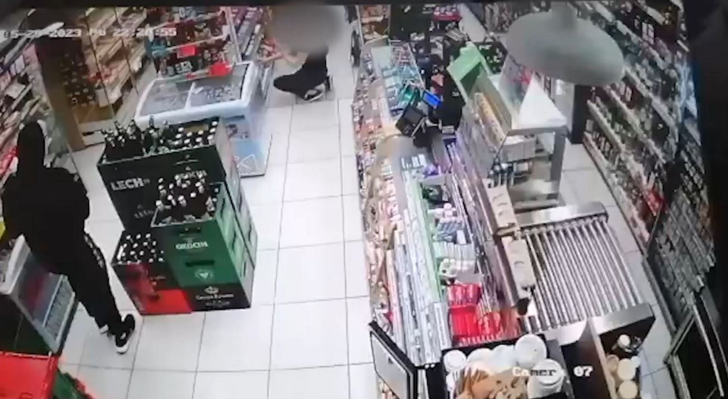 Dwa razy z siekierą napadał na sklep podczas trzeciego skoku wpadł