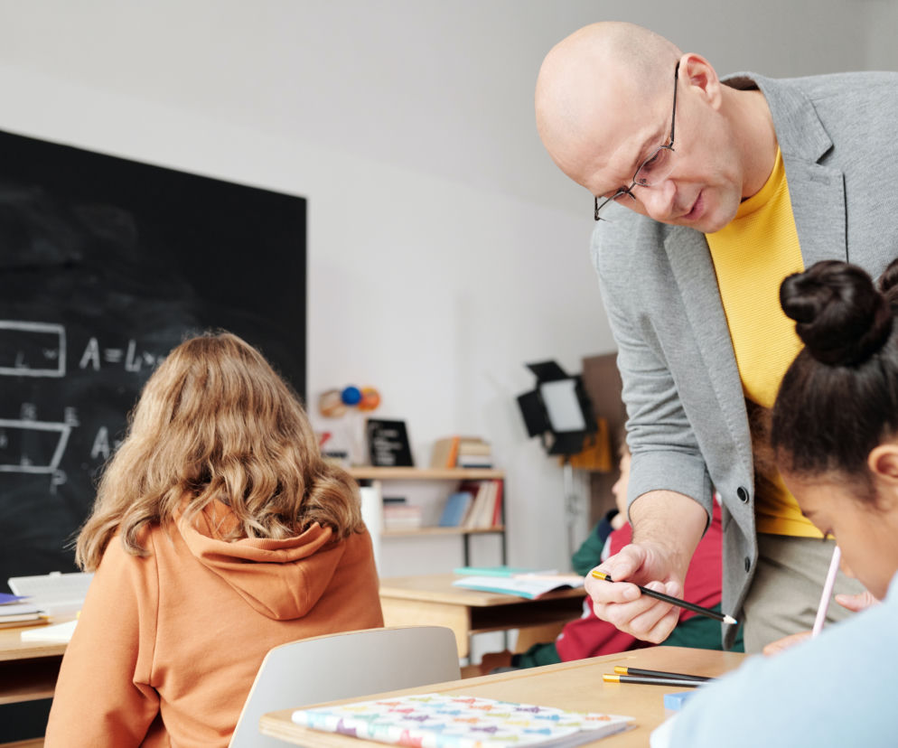 Luzowanie obostrzeń. Uczniowie starszych klas rozpoczynają naukę hybrydową
