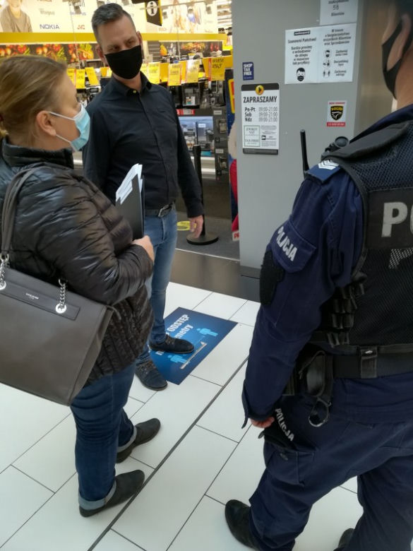 Toruń: Sanepid i policja w galeriach handlowych. To nie koniec