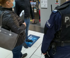 Toruń: Sanepid i policja w galeriach handlowych. To nie koniec