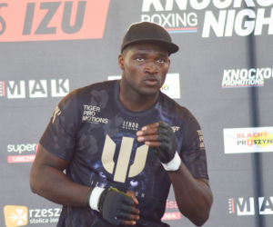 KnockOut Boxing Night 7 w Rzeszowie - trening medialny (Izu Ugonoh)