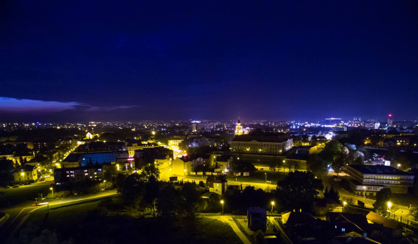 Rzeszów z drona nocą
