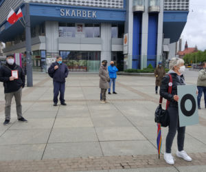 Protest przeciwko wyborom korespondencyjnym w Katowicach 