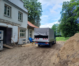 remont dworku w Kuźnicy Grabowskiej
