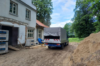 remont dworku w Kuźnicy Grabowskiej
