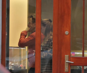 Paweł Wilczak szuka złota w w lombardzie