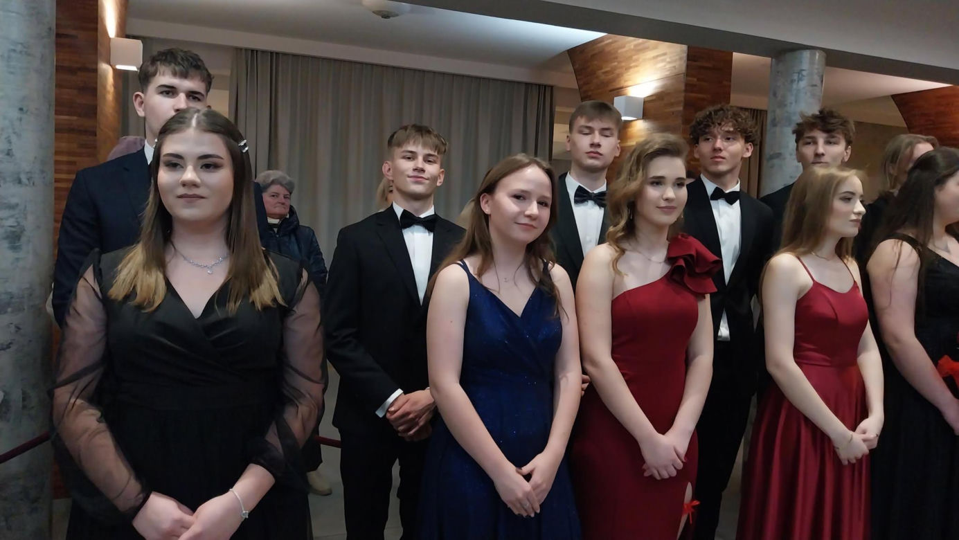 Studniówka 2025: Bal I Liceum Ogólnokształcącego im. Tadeusza Kościuszki w Starachowicach