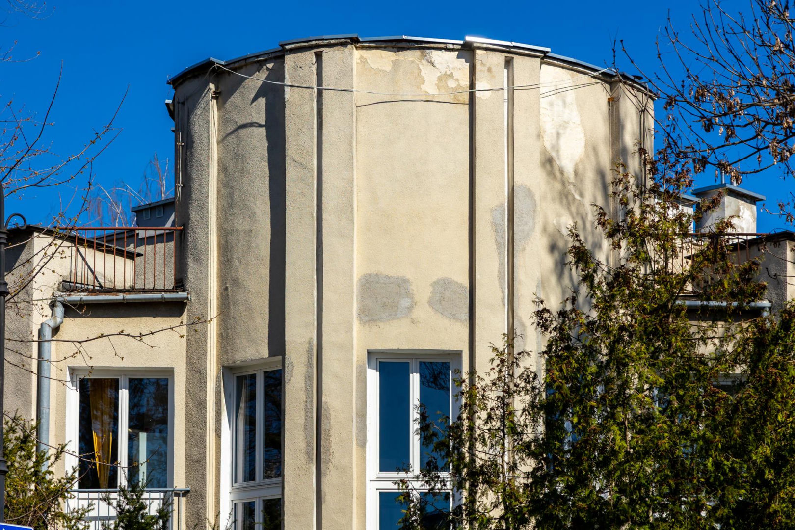 Dom przy Obrońców 25 na Saskiej Kępie