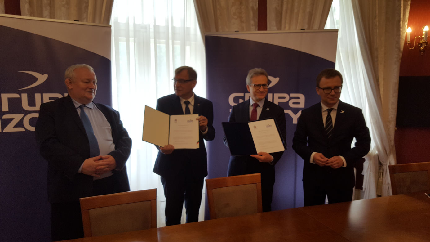 Podpisanie umowy między Grupą Azoty S.A. i Akademią Górniczo-Hutniczą w Krakowie