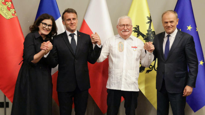 Macron i Wałęsa w Gdańsku. Te zdjęcia mówią więcej niż tysiąc słów