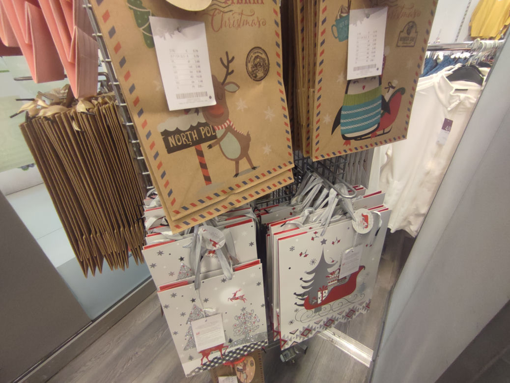 Bożonarodzeniowe ozdoby już w sklepach! Co kupimy w sklepie Tedi czy Kik? [ZDJĘCIA]