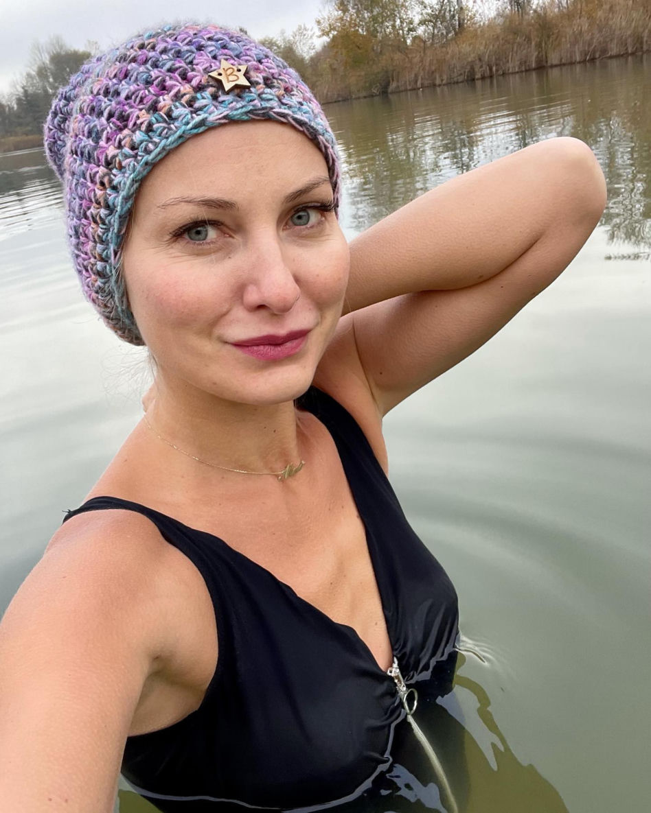 Joanna Moro chłodzi swoje ciało