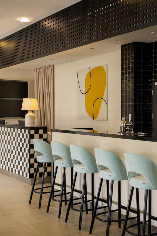 Warszawski hotel Ibis inspirowany serialem "Gambit Królowej"
