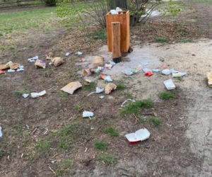 Park Młociński jak wysypisko śmieci