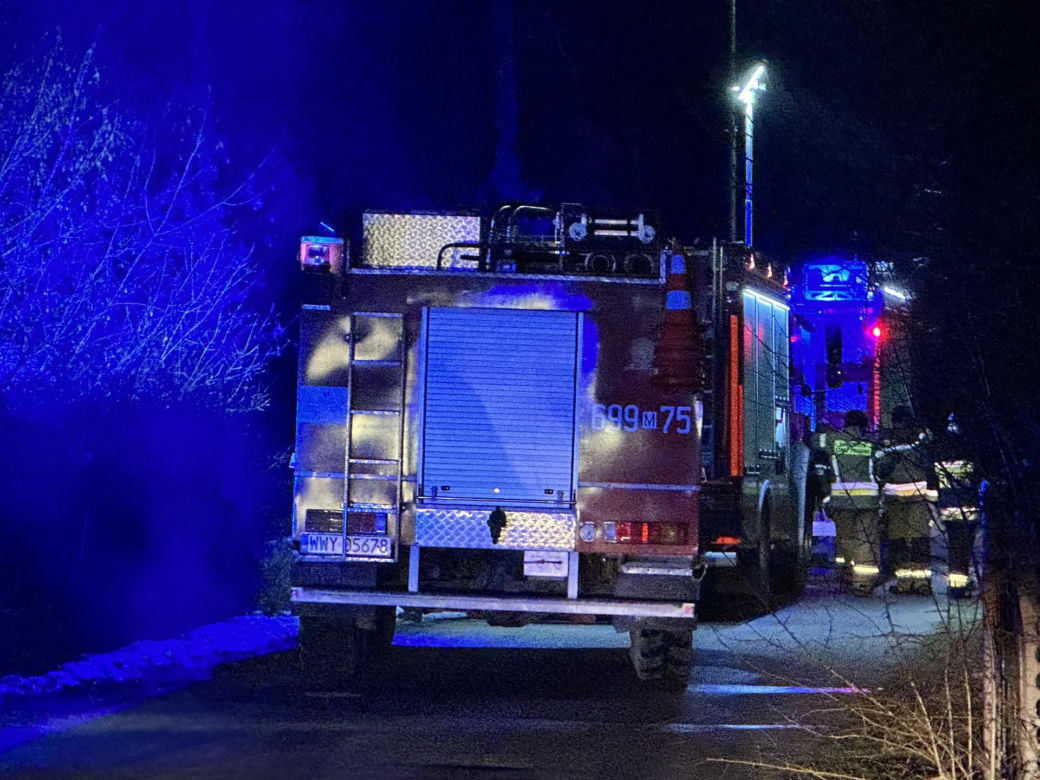 Tragiczny pożar pod Wyszkowem. Dwie kobiety nie żyją, mężczyzna walczy o życie