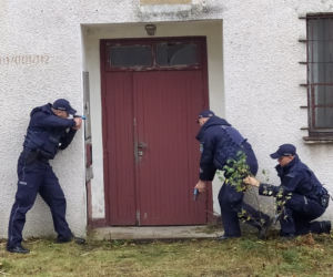 Czeremcha. Ćwiczenia policji na dworcu PKP: strzelanina, uprowadzenie zakładników