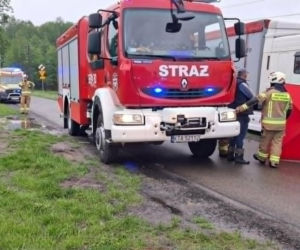 Pół rodziny zginęło w jednej chwili! Fiat najechał na ciężarówkę
