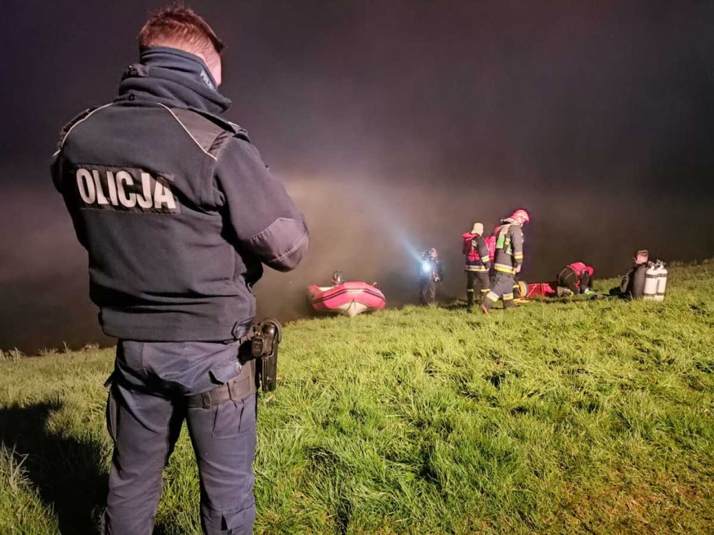 Dostawczak wjechał prosto do stawu. Nie żyje 22-letnia Ukrainka! Tragedia w Oświęcimiu