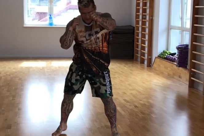KSW 39 - Popek wygrywa z Burneiką! Sprawdź, dlaczego jest zwycięzcą
