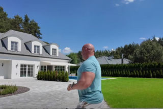 Robert Burneika sprzedaje willę