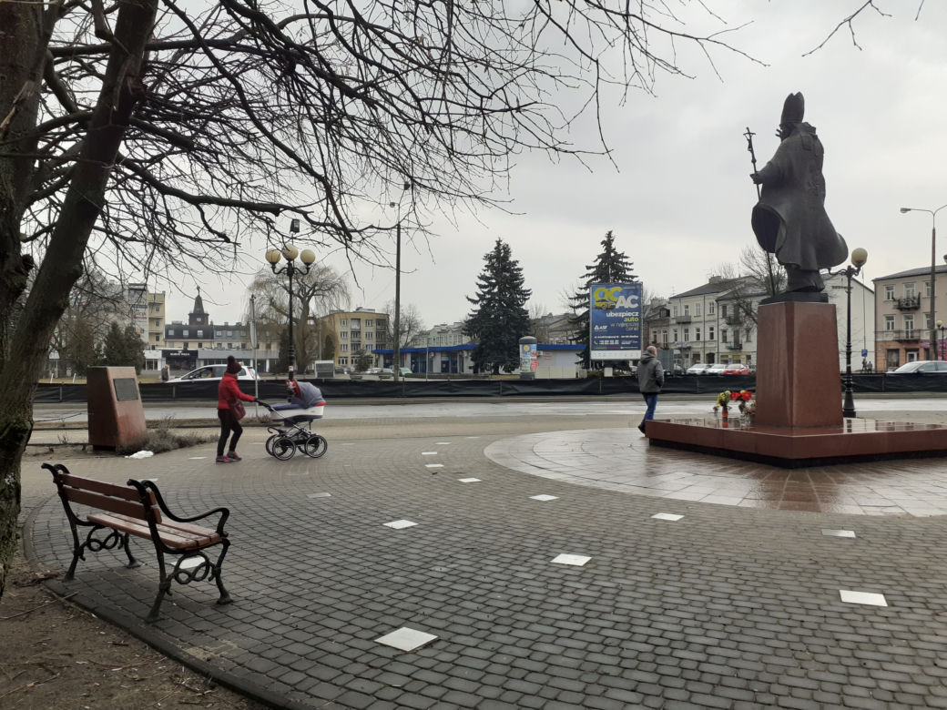Jak wyglądał Skwer im. Jana Pawła II w Siedlcach i jego okolica w marcu 2021 roku