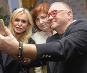 Monika Olejnik pokazała nogi 